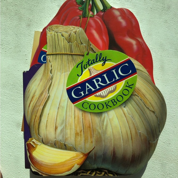 2 cookbooks - Totally Garlic Cookbook & Totally Chile Pepper Cookbook 5” x 5-6” - Picture 15 of 16
